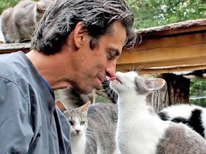 Community mourns after animal sanctuary owner, roughly 100 cats killed in Medford fire.