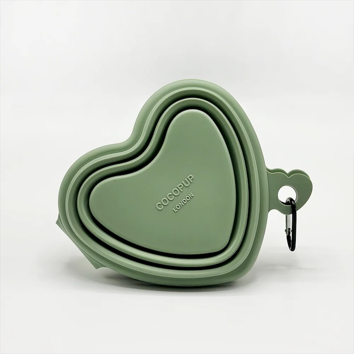 picture of a green collapsible water bowl in a shape of a heart