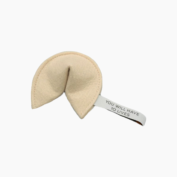 the kitty fortune cookie made out of felt