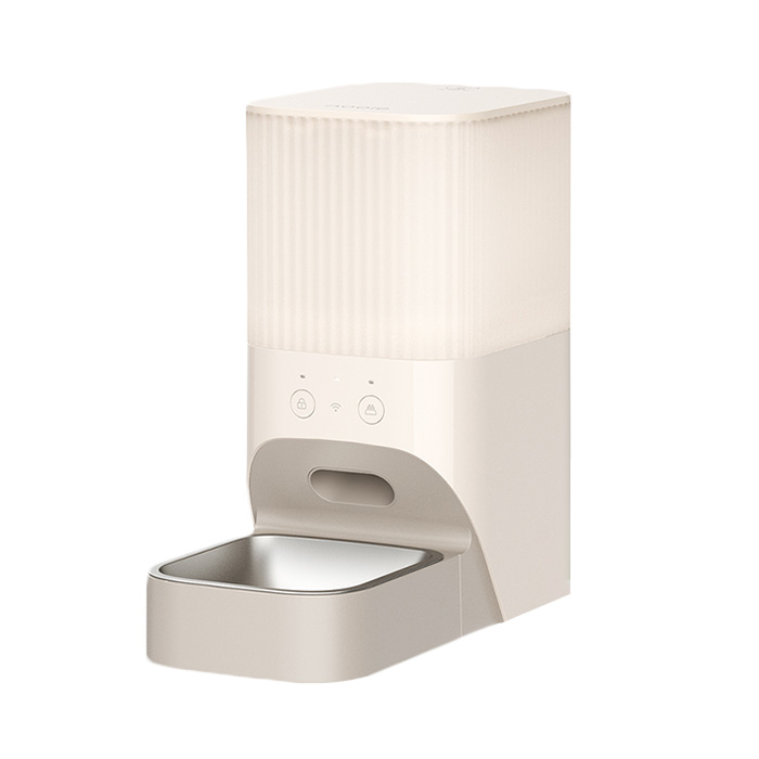 auto cat feeder in white