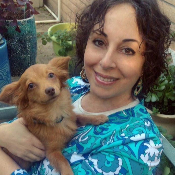 Dr. Stefanie Schwartz with a dog