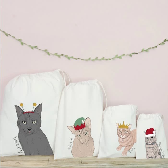 bags with pictures of cats on