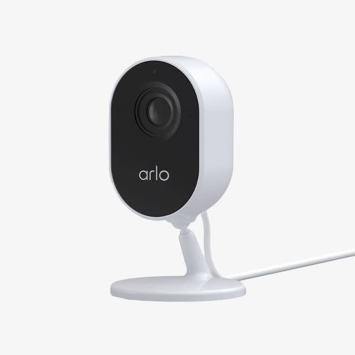 arlo pet cam in white and black