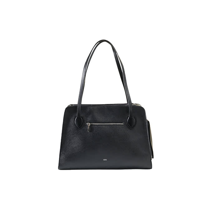 the pet carrier in black leather