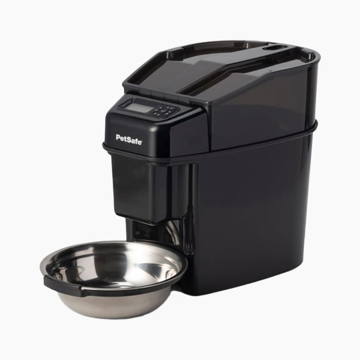 the automatic feeder in black