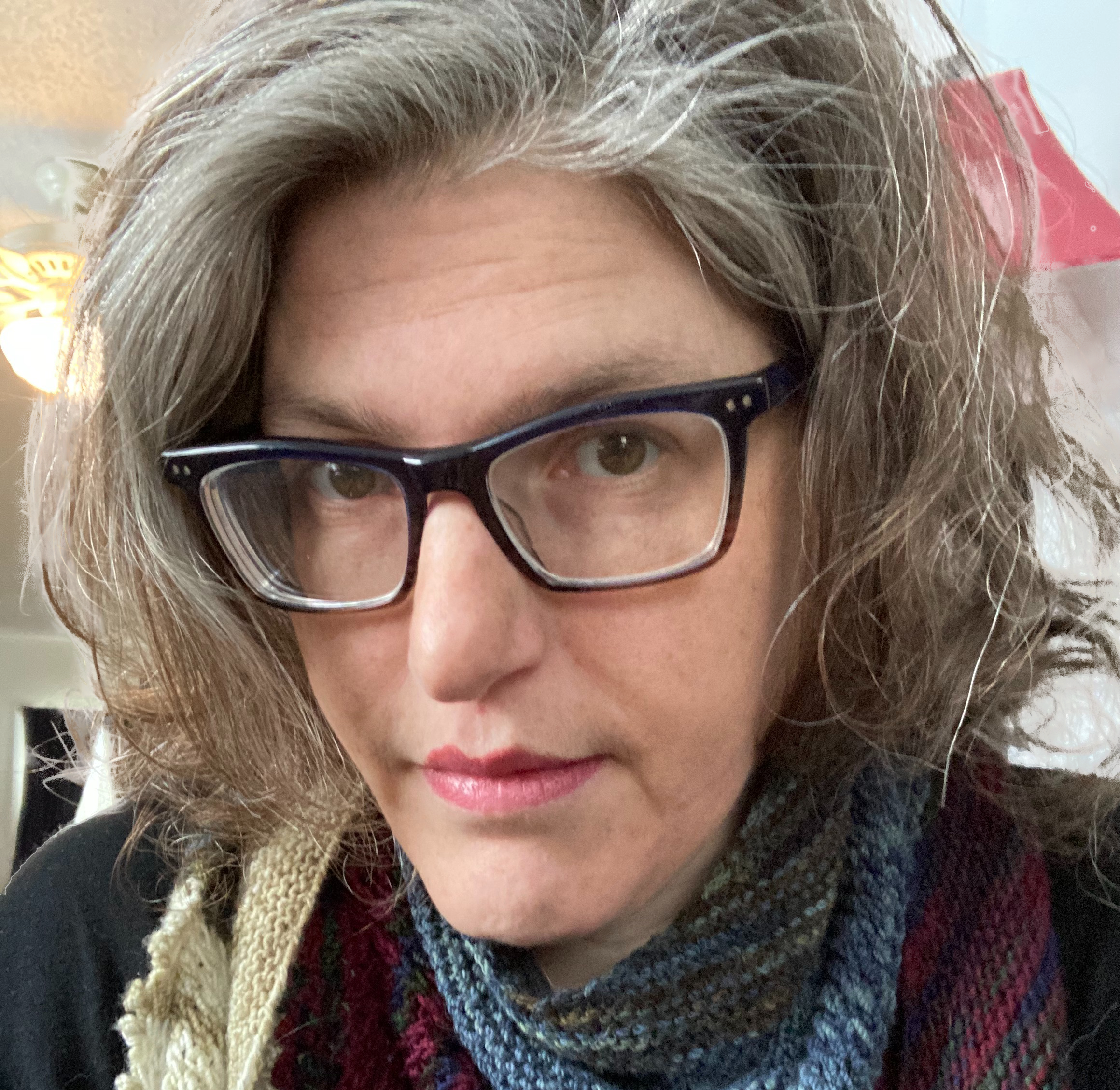 middle aged white woman with glasses}}