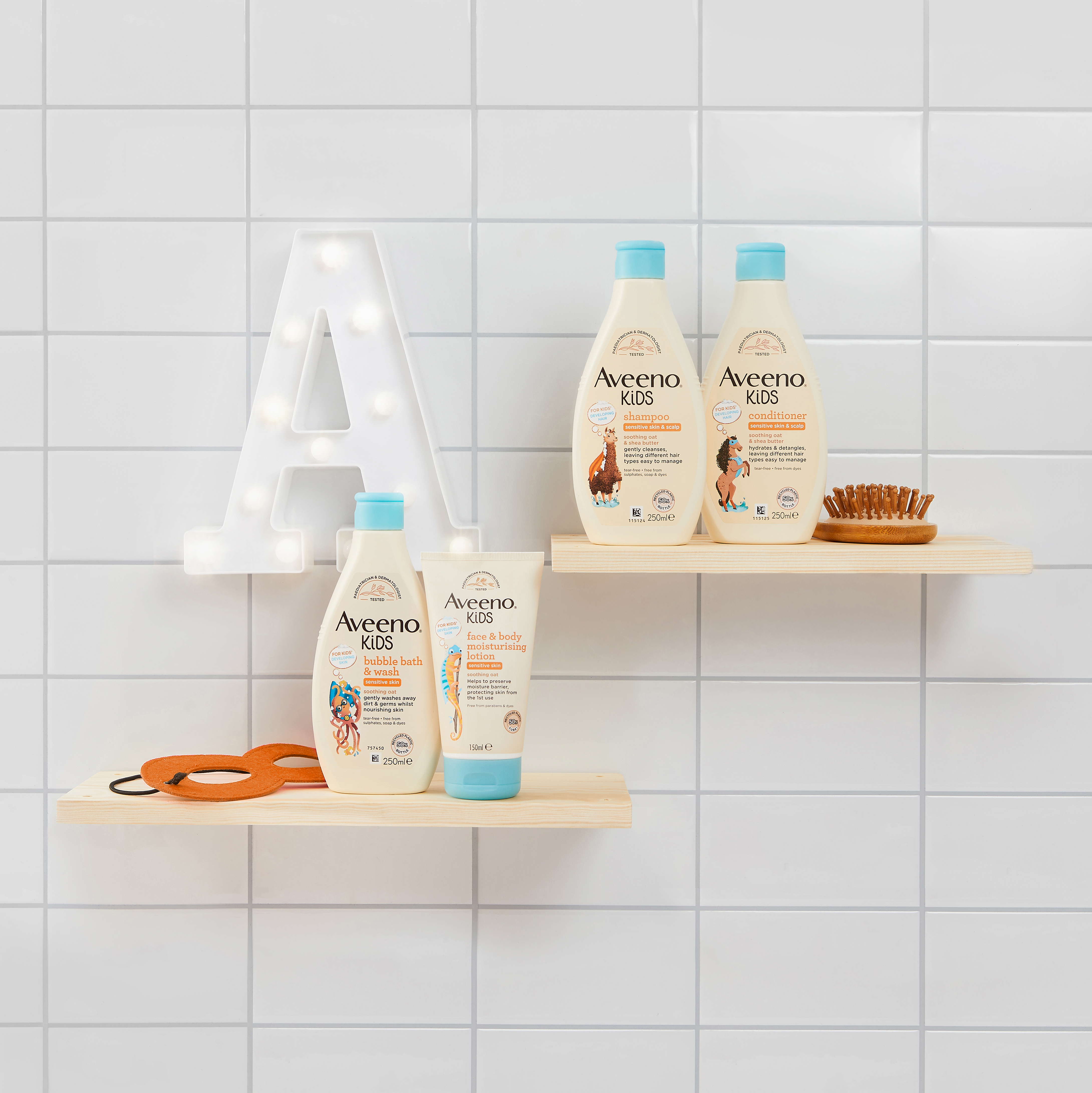 AVEENO® Kids Range with hairbrush