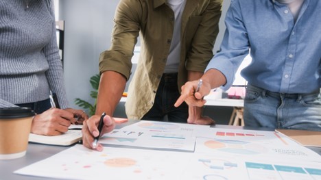 How is employee goal setting correlated to goal cascading