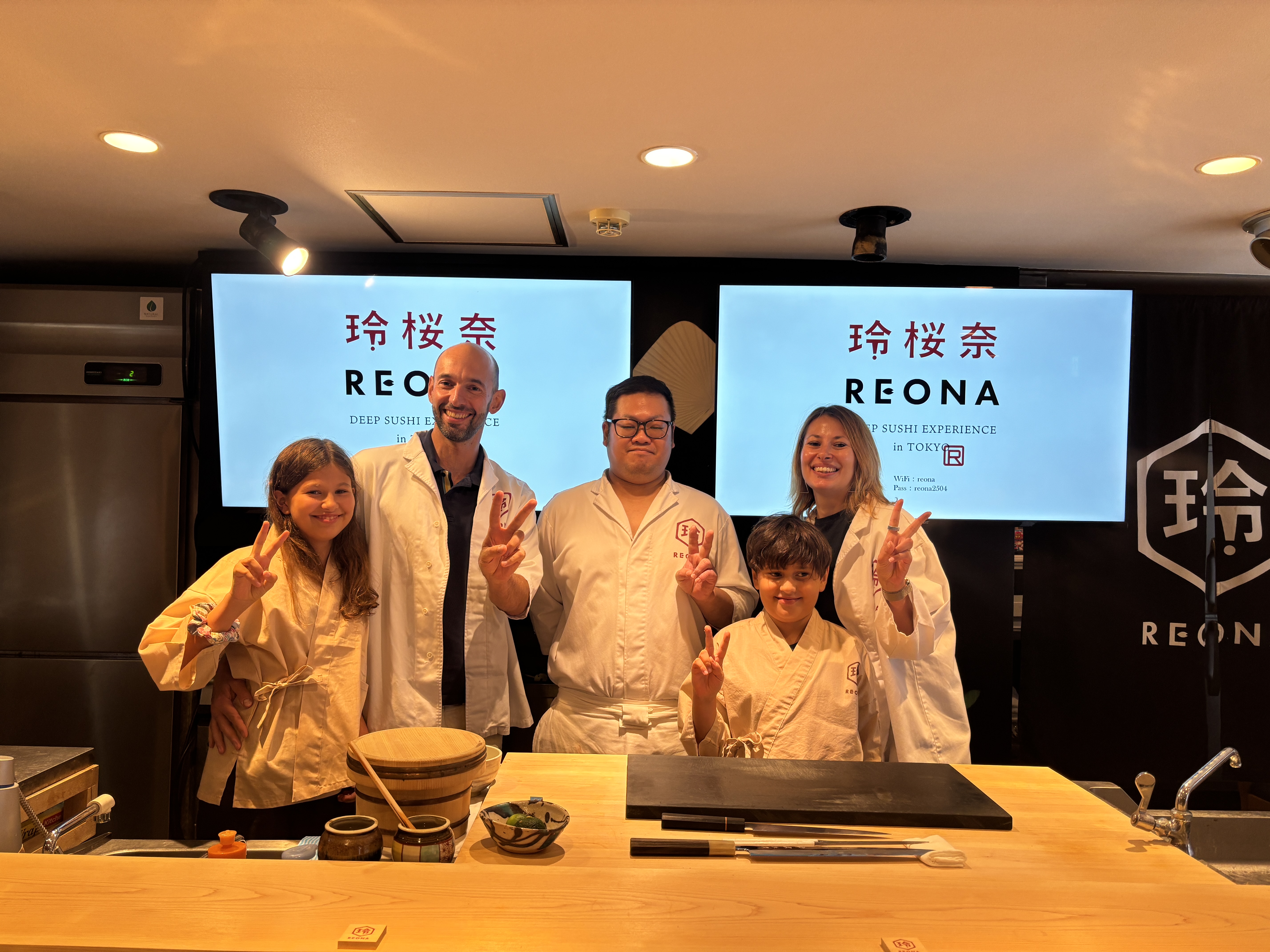 筒井さんとご家族集合写真
