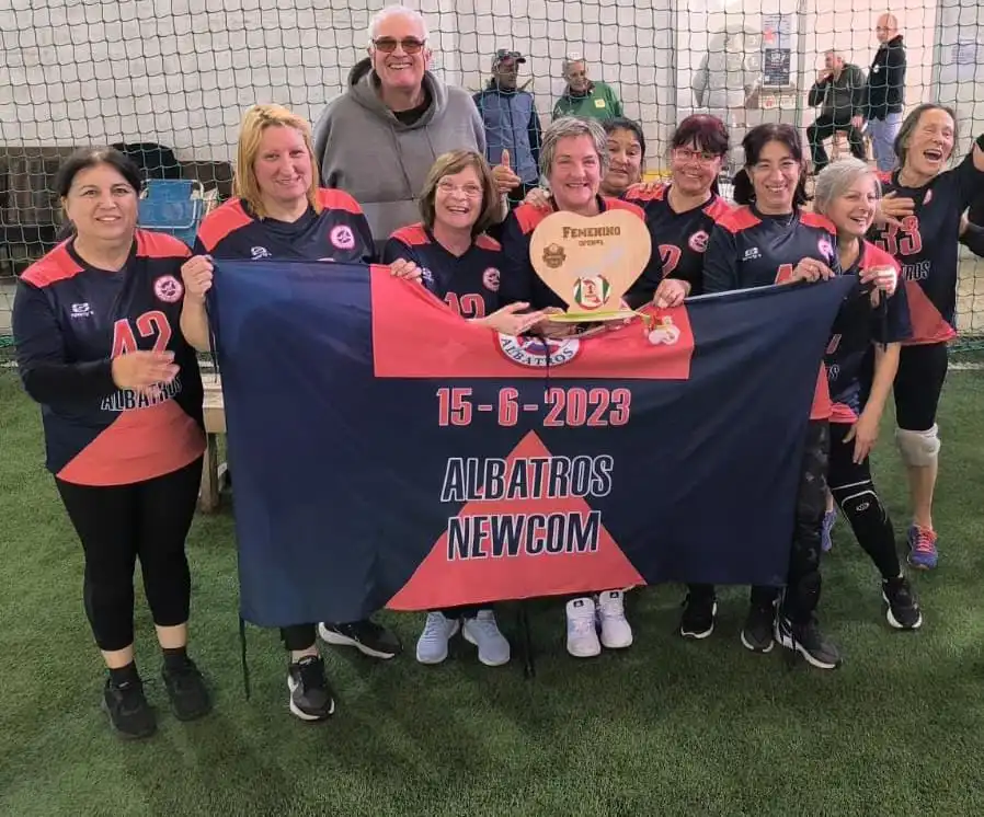 Imagen deNewcom Femenino: Albatros Campeón