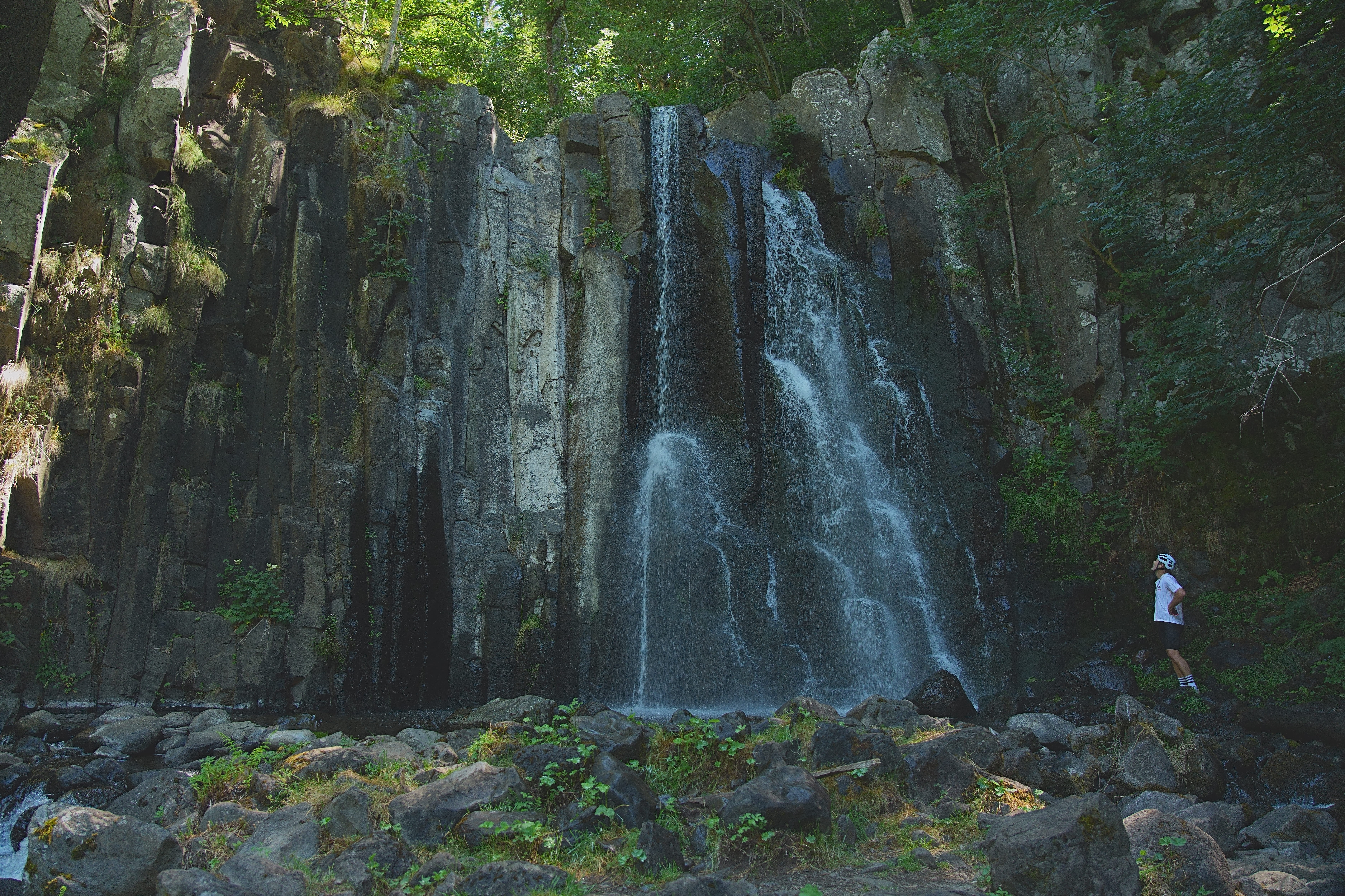 gravel-cantal-cascade