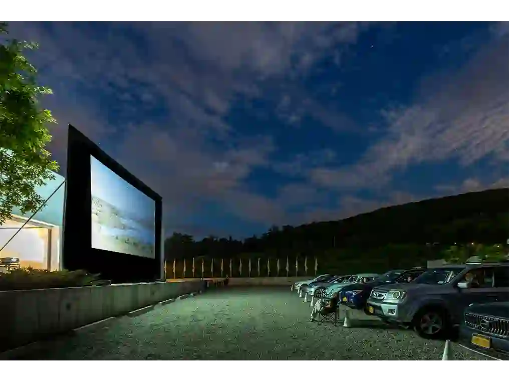 Cinema in Piazza, drive-in, at Magazzino Italian Art, August 1, 2020 (side view)