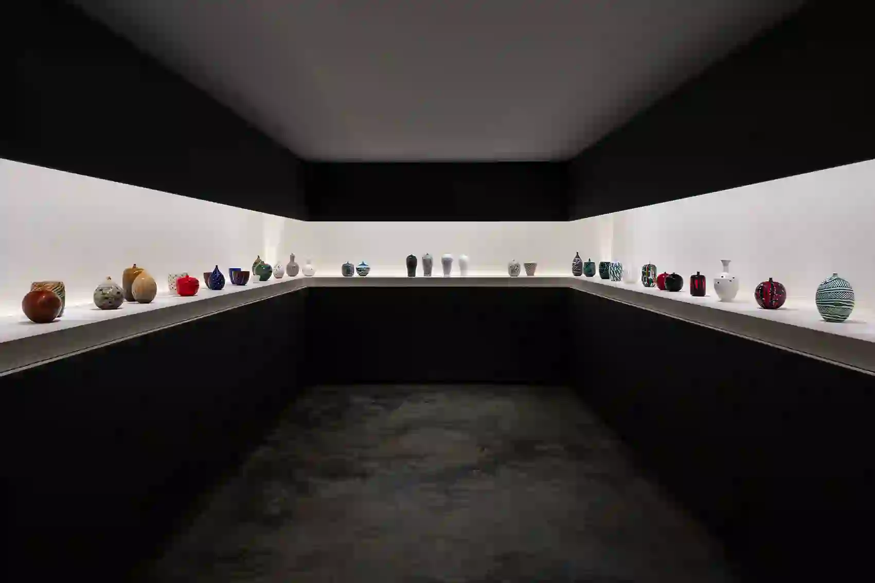 Installation view of Yoichi Ohira: Japan in Murano at the Robert Olnick Pavilion at Magazzino Italian Art, Cold Spring, NY. Photo by Marco Anelli / Tommaso Sacconi