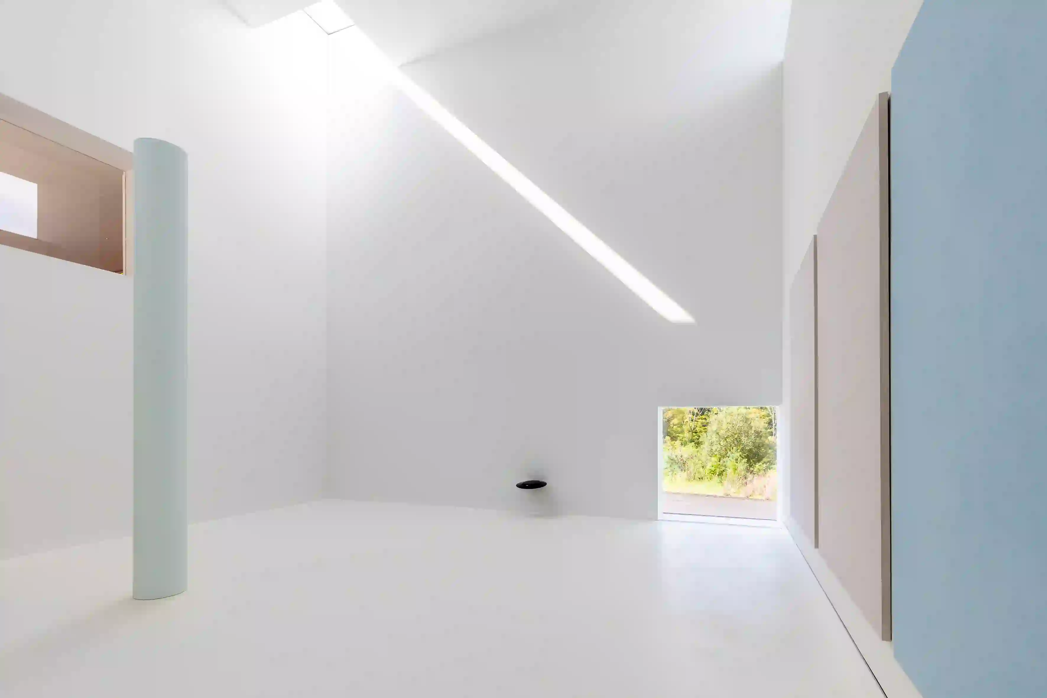 Installation view of 'Ettore Spalletti: Parole di colore' at the Robert Olnick Pavilion at Magazzino Italian Art, Cold Spring, NY. Photo by Marco Anelli / Tommaso Sacconi
