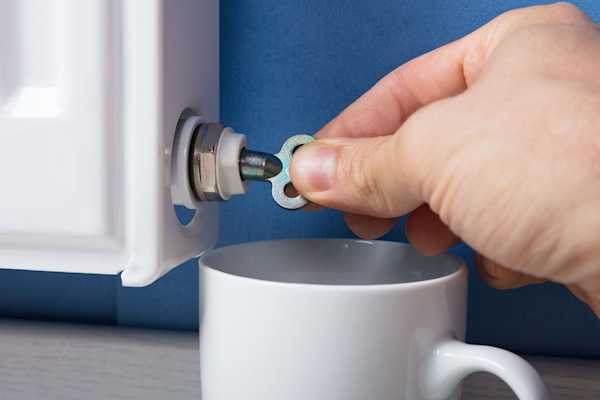 how-to-bleed-a-radiator-hero