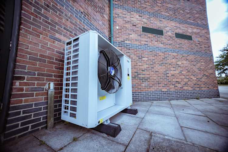 Hybrid Heat Pump System for Stansfield Business Centre