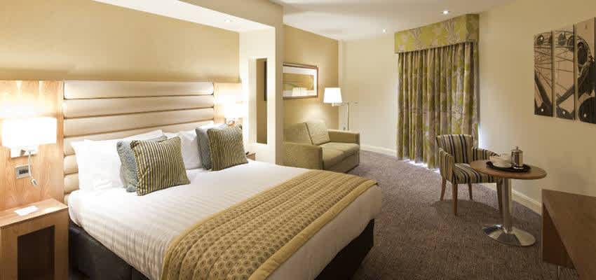 Drayton Manor Hotel room