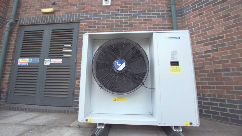 R32 Tyneham commercial heat pump