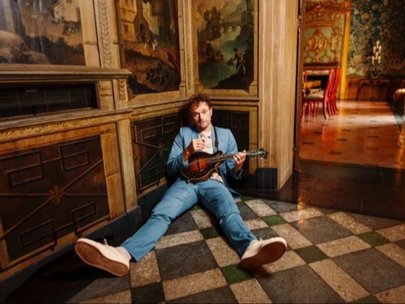 Chris Thile 2025 (credit Josh Goleman) Medium