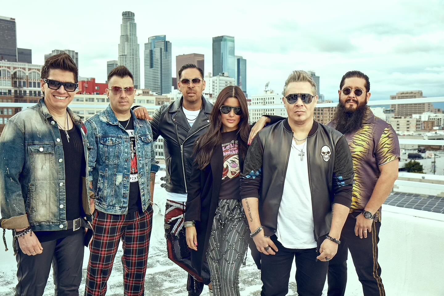 Image > Matute > Members on rooftop