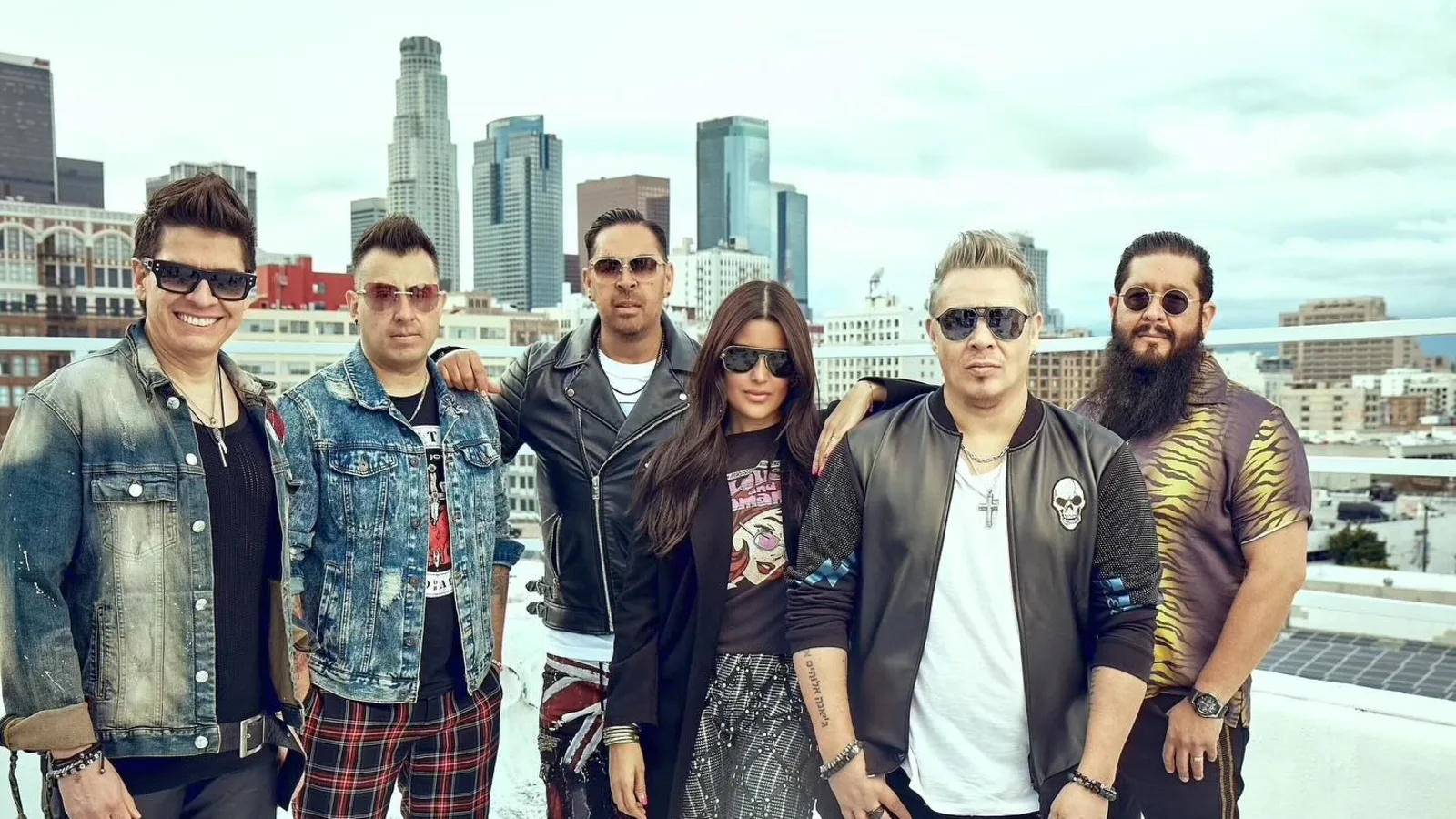 Image > Matute > Members on rooftop