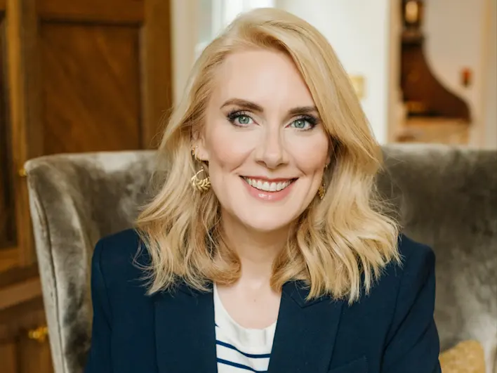 sharonmcmahonheadshot2023-3