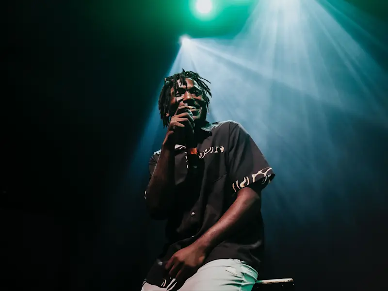 Image > Hannibal Buress > Stage
