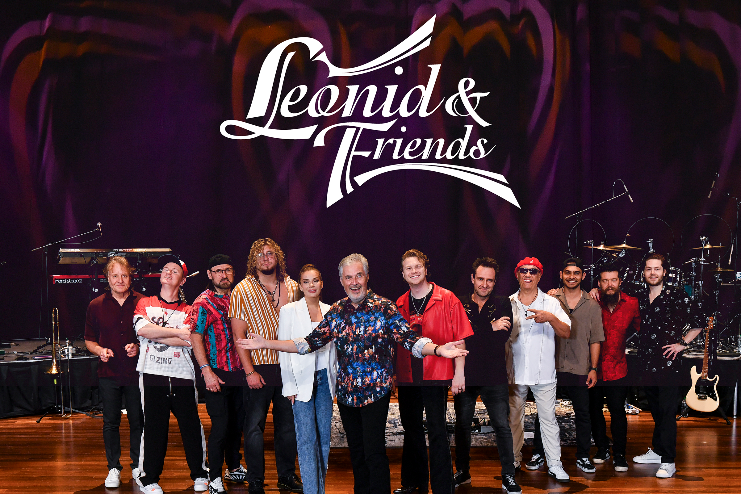 Image > Leonid & Friends > group landscape