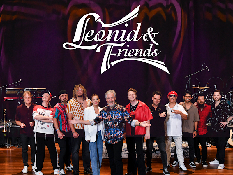 Image > Leonid & Friends > group landscape