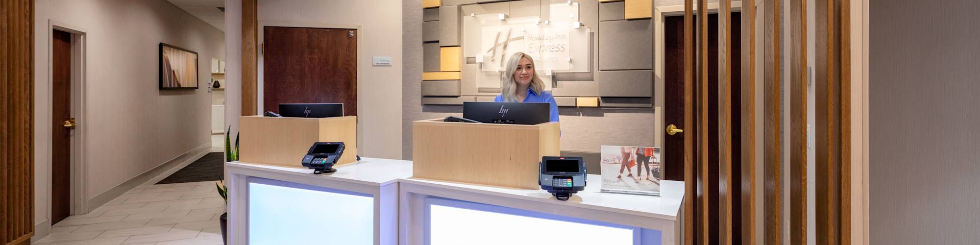 1 Banner Background - Welcome