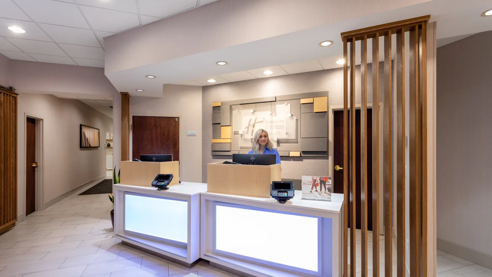 1 Banner Background - Welcome