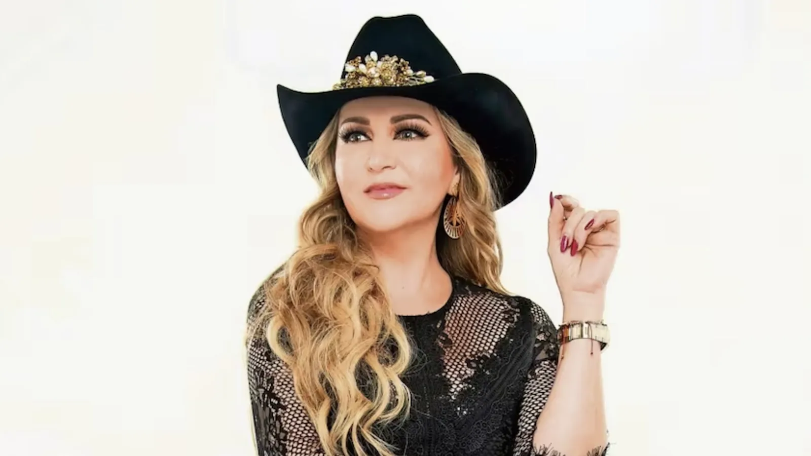 Alicia Villarreal photo shoot web