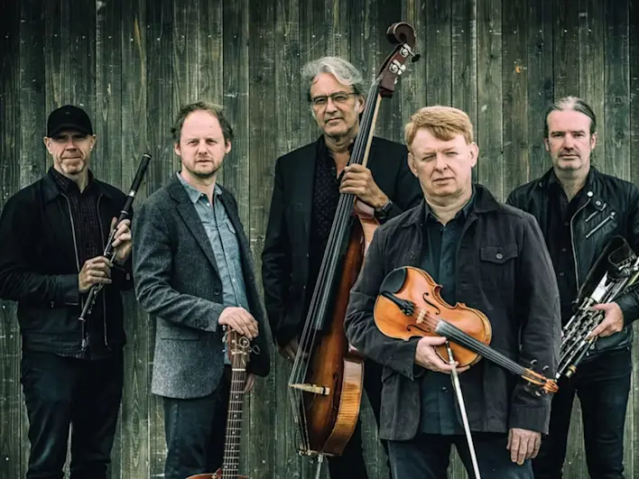 Lúnasa band photo