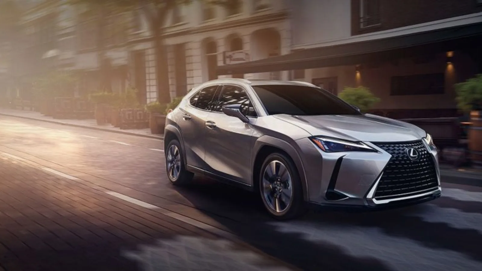 Lexus-UX-hybrid-hero-desktop-1920x795-LEX-UXH-MY23-0076-1024x424