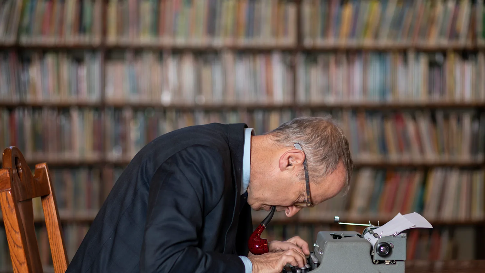 Image > David Sedaris > Library typing