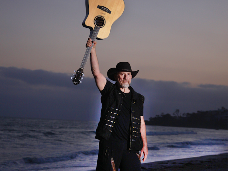 Image > Colin Hay > Credit Paul Mobley
