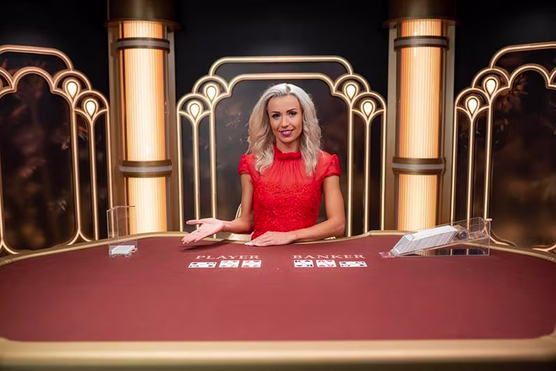 Lightning Baccarat female dealer