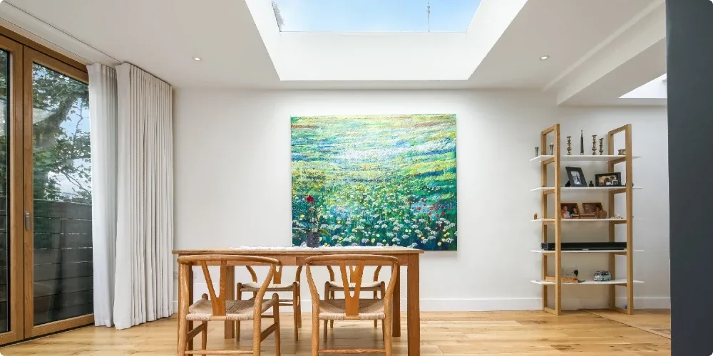 Flat roof and skylight
