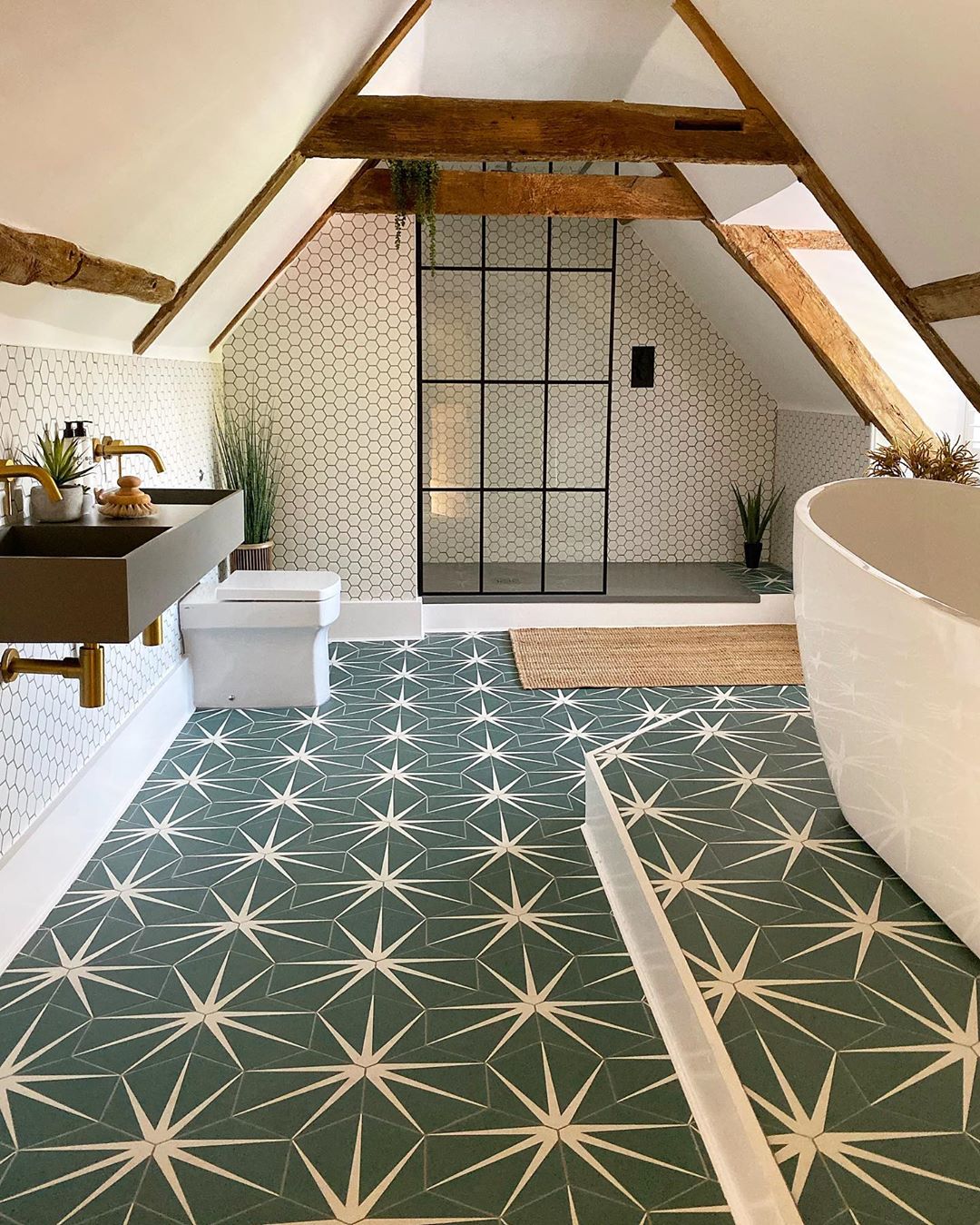 A nice bathroom tile
