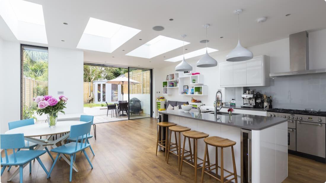 Flat roof single storey extension: everything you need to know | Resi