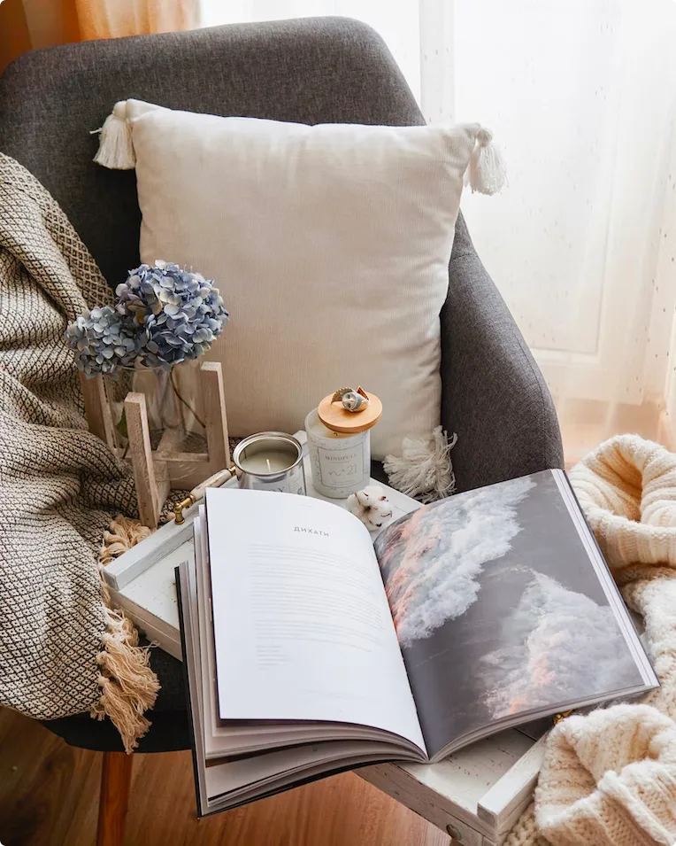 Adding texture and colours to your reading nook