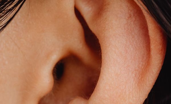polpasiec-uszny-objawy
