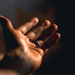 jakie-sa-domowe-sposoby-na-bol-kciuka