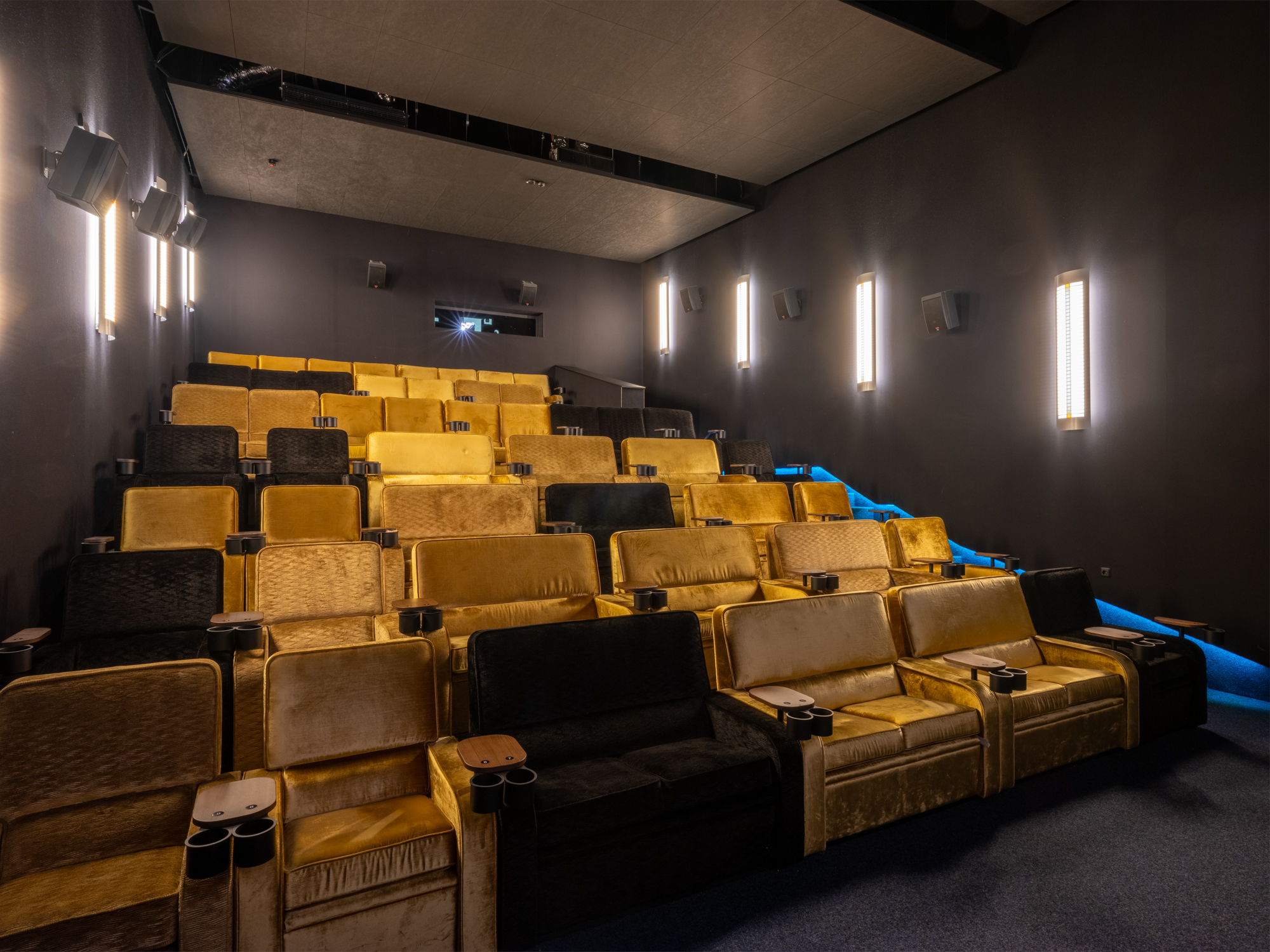 Memmingen_Saal_9_front_HDR