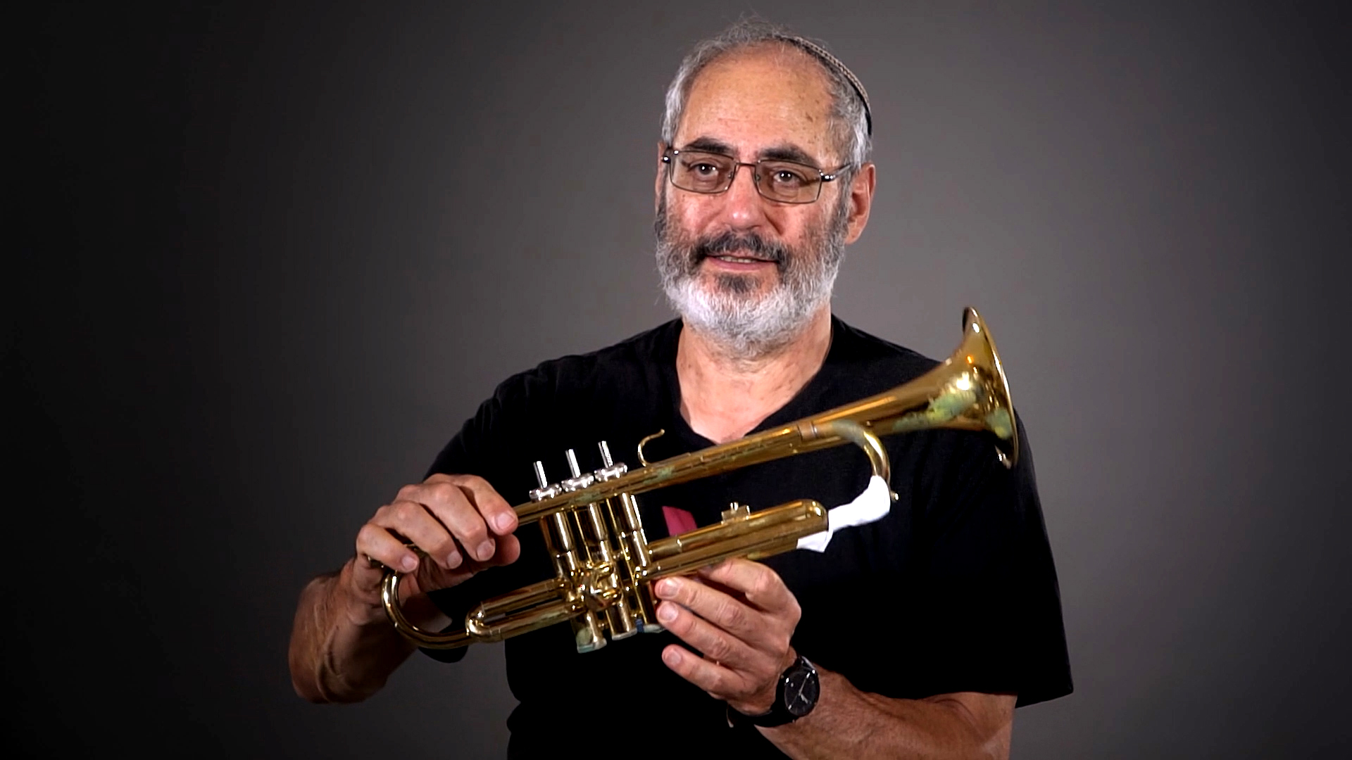 Szenenbild zu Das Orchester - That Orchestra With the Broken Instruments