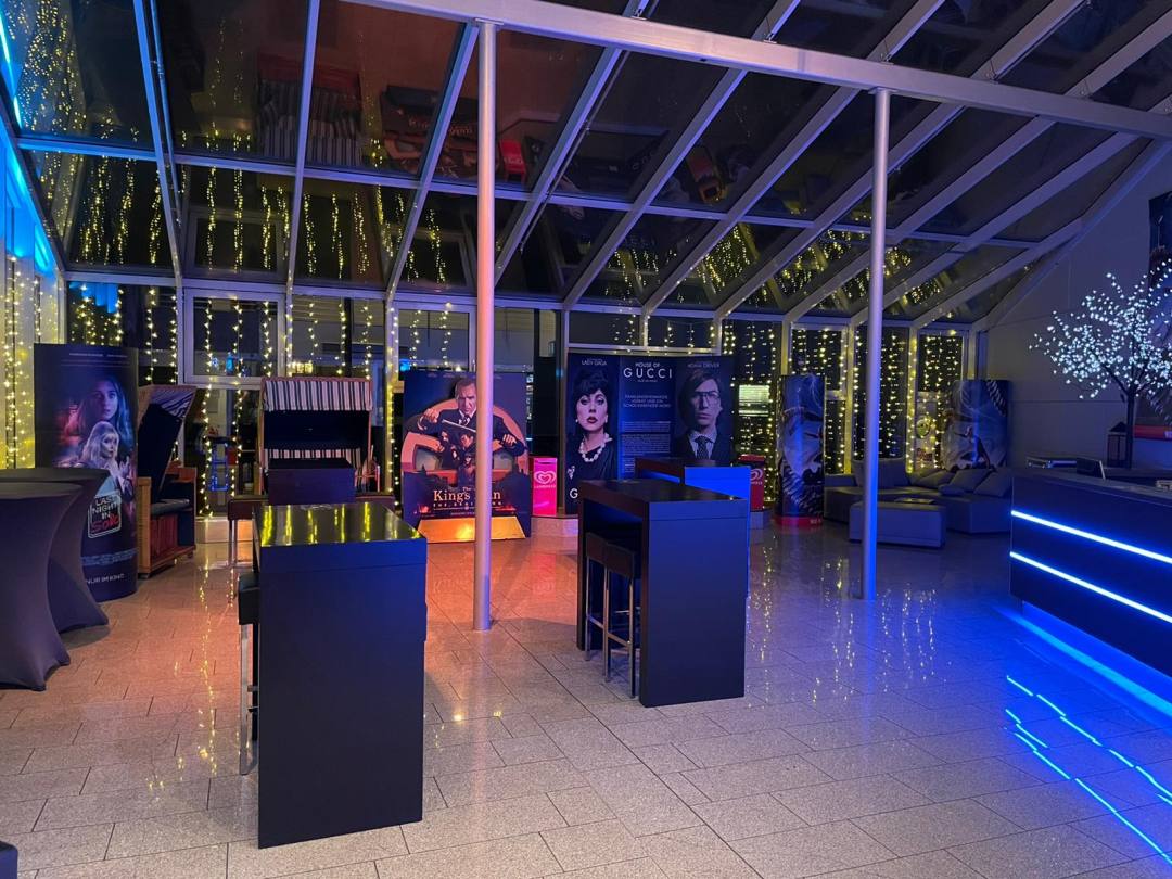 Cineplex Troisdorf Foyer Winter