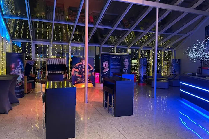 Cineplex Troisdorf Foyer Winter