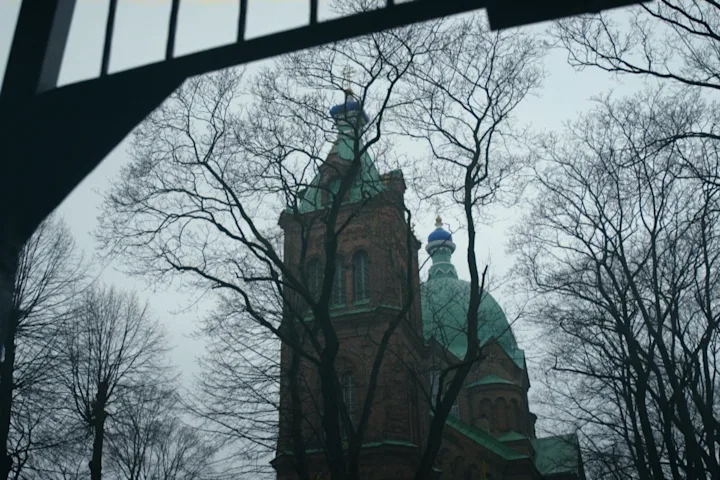 Szenenbild zu W. - Was von der Lüge bleibt