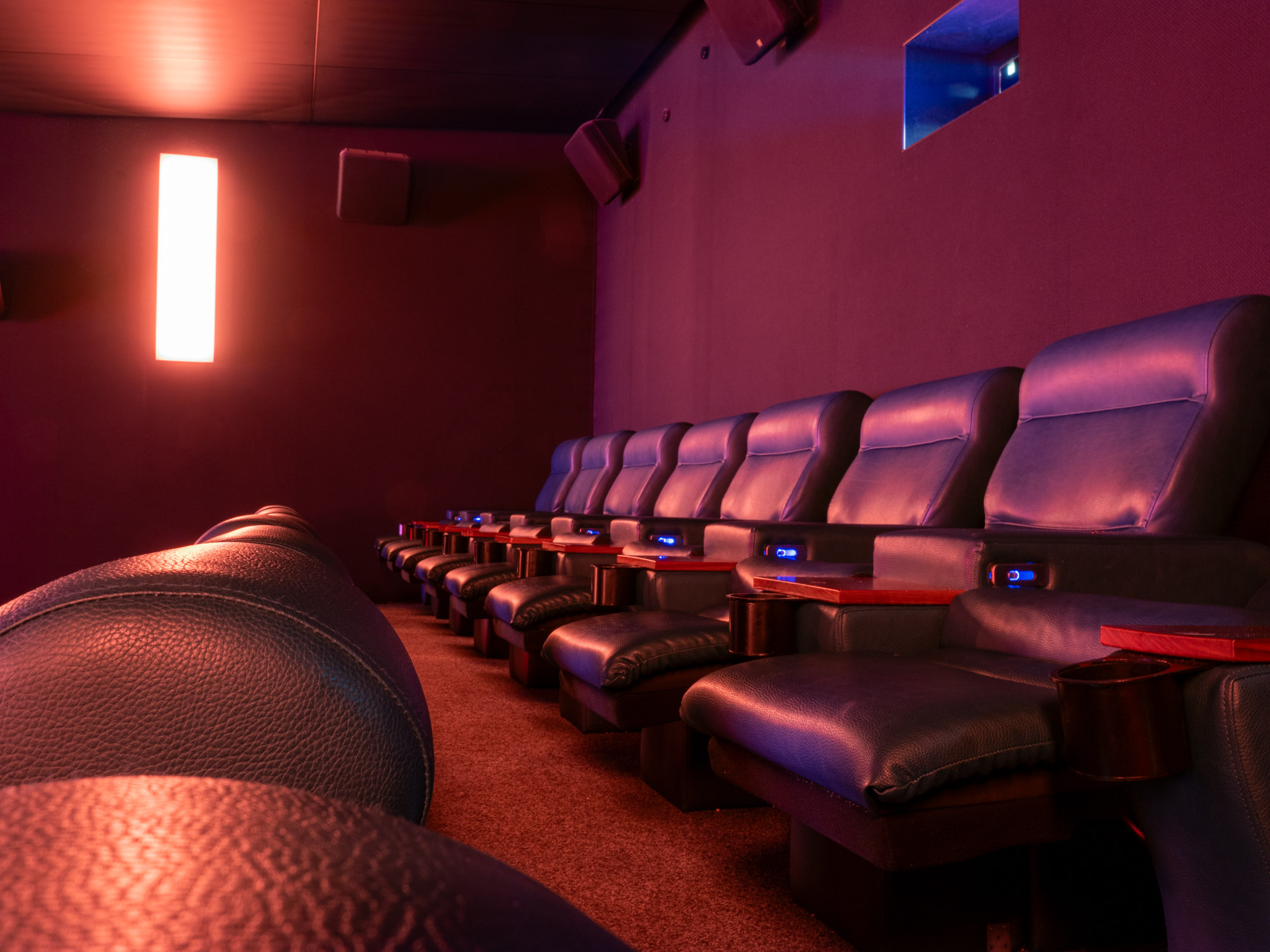 Penzing_Saal_2_front_recliner1