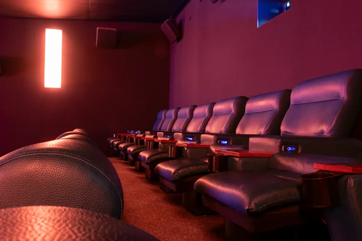 Penzing_Saal_2_front_recliner1